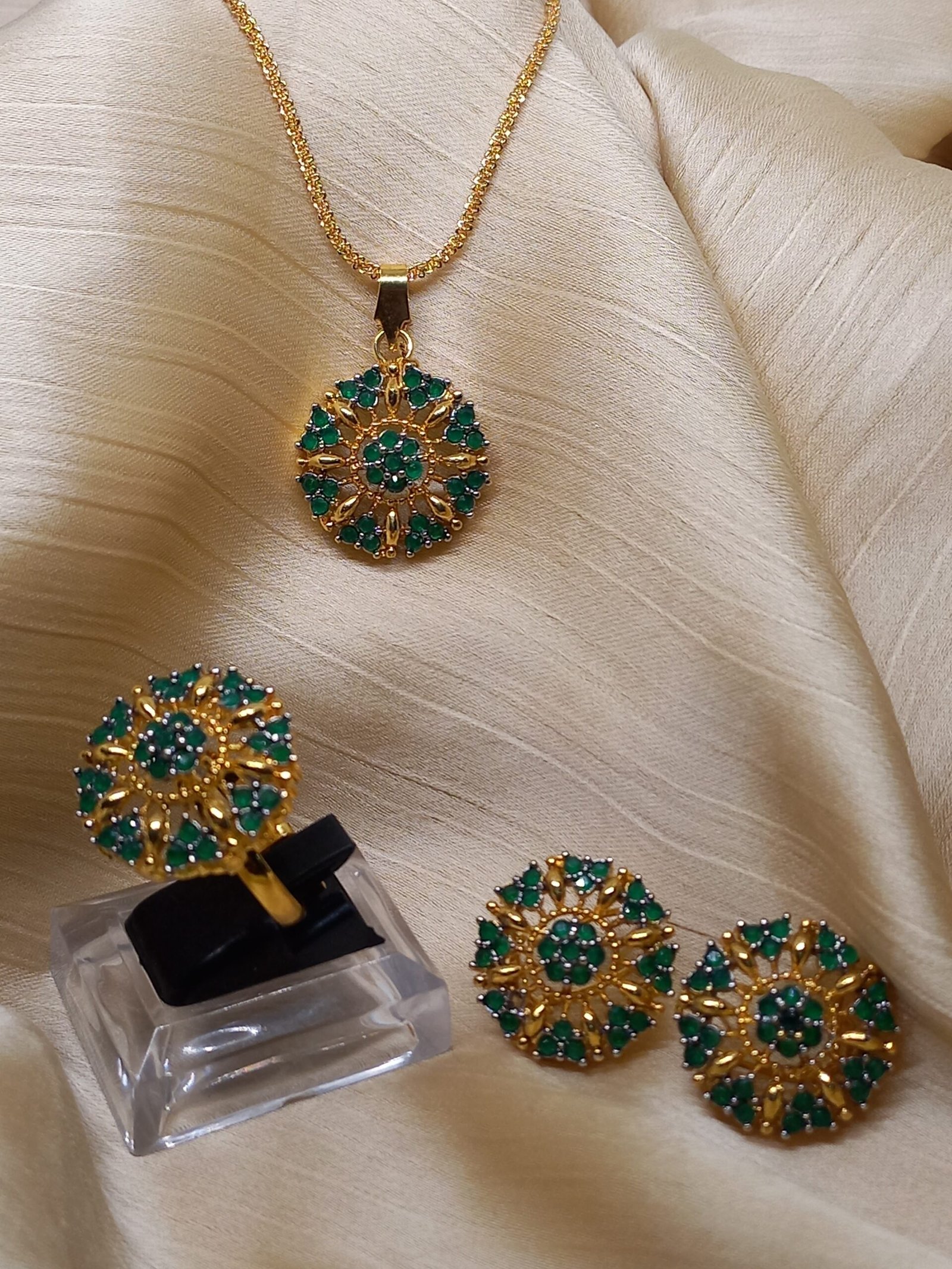 4 Colors | Locket set in Diamond Cut & Zircons | 22K Gold Plated (05 years. Warranty) | GJM-26-03