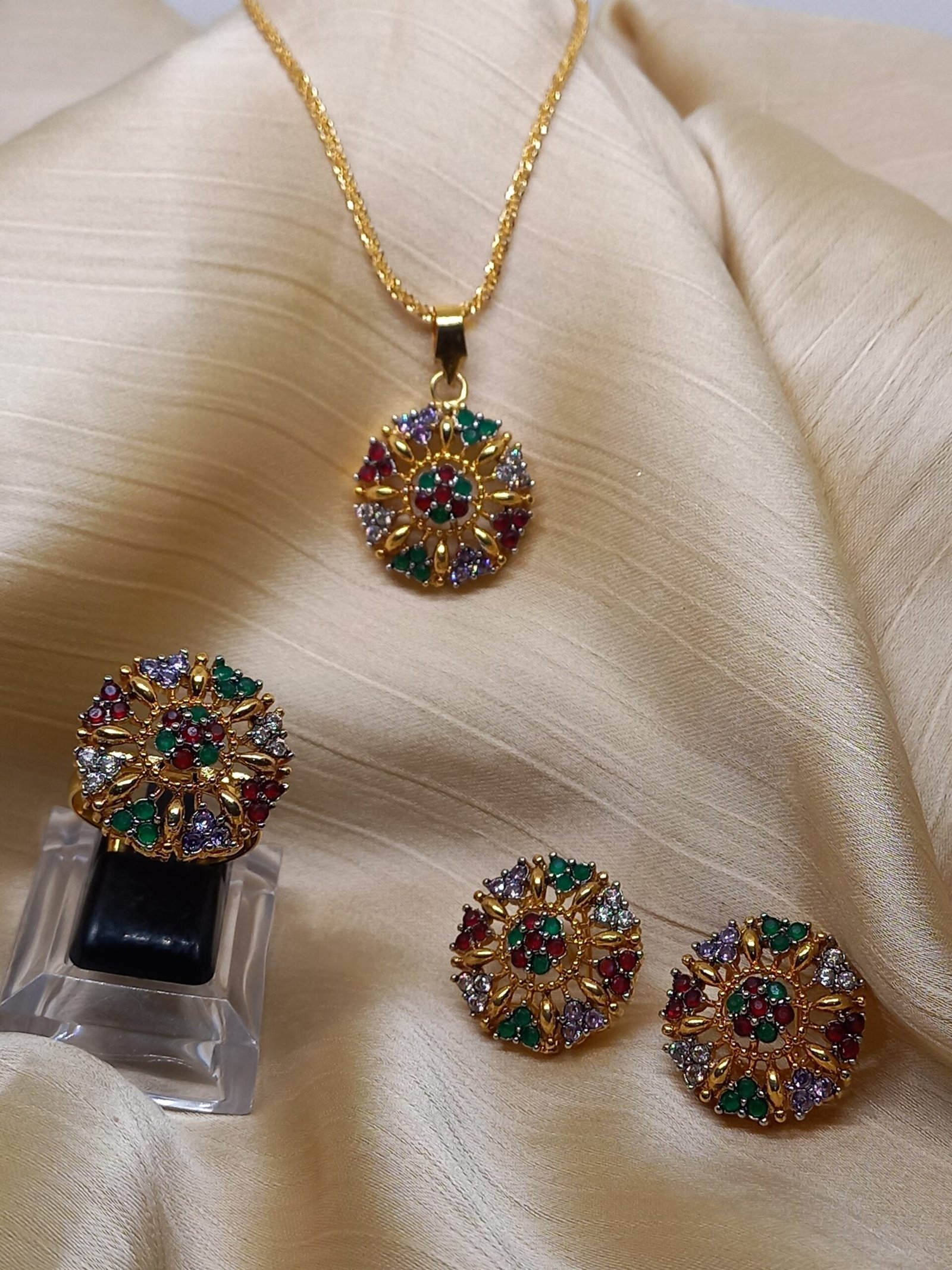 4 Colors | Locket set in Diamond Cut & Zircons | 22K Gold Plated (05 years. Warranty) | GJM-26-03