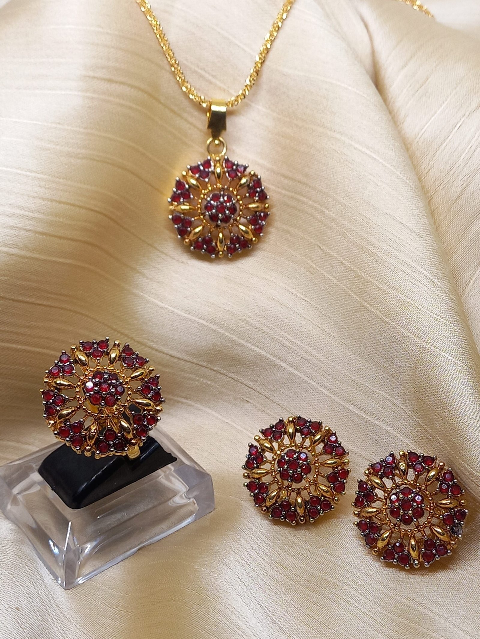 4 Colors | Locket set in Diamond Cut & Zircons | 22K Gold Plated (05 years. Warranty) | GJM-26-03