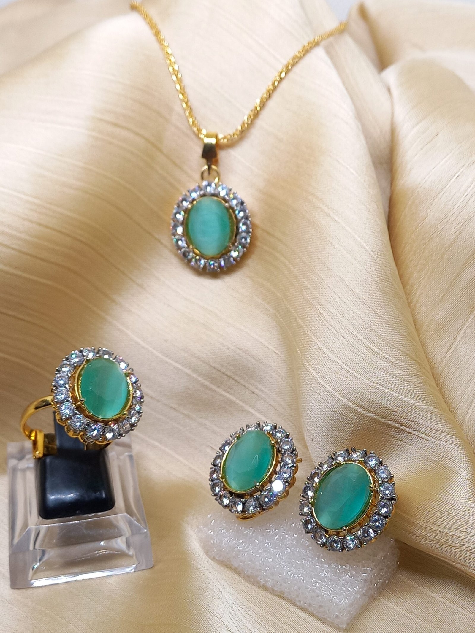 Locket set in Diamond Cut & Zircons | 22K Gold Plated (GJM-26-05)