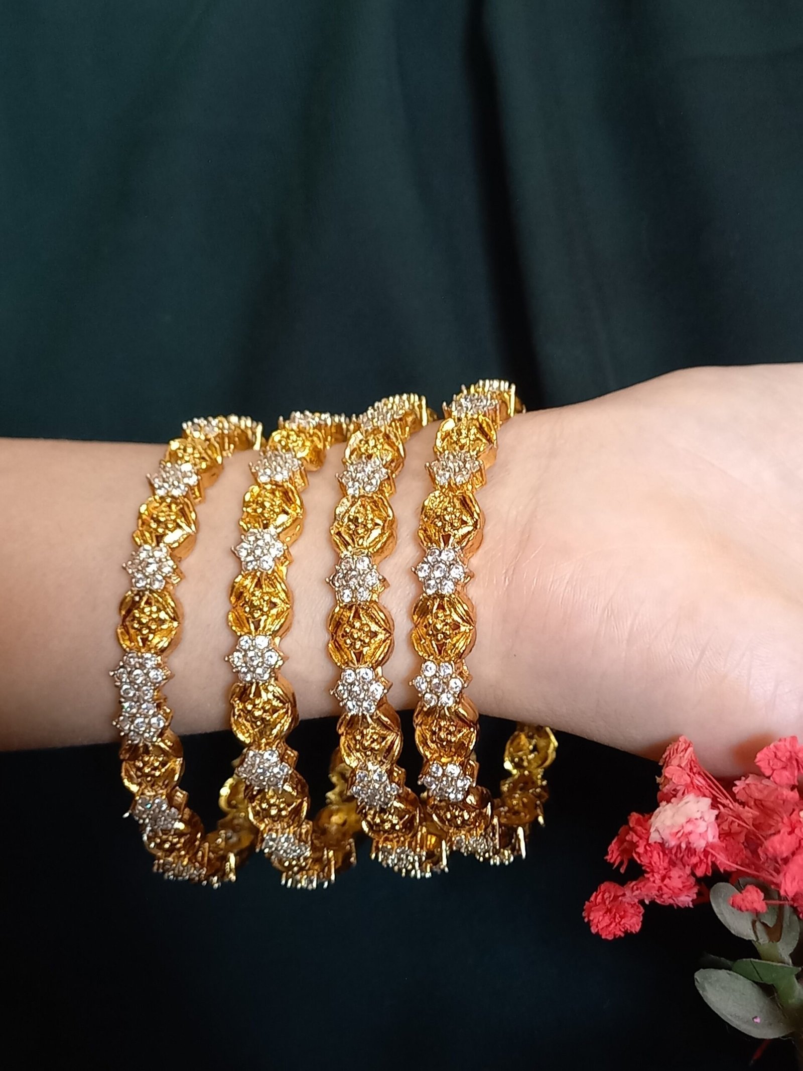 Kondani Kanggan Chori Set in Real Zircon (KNG-26-12)