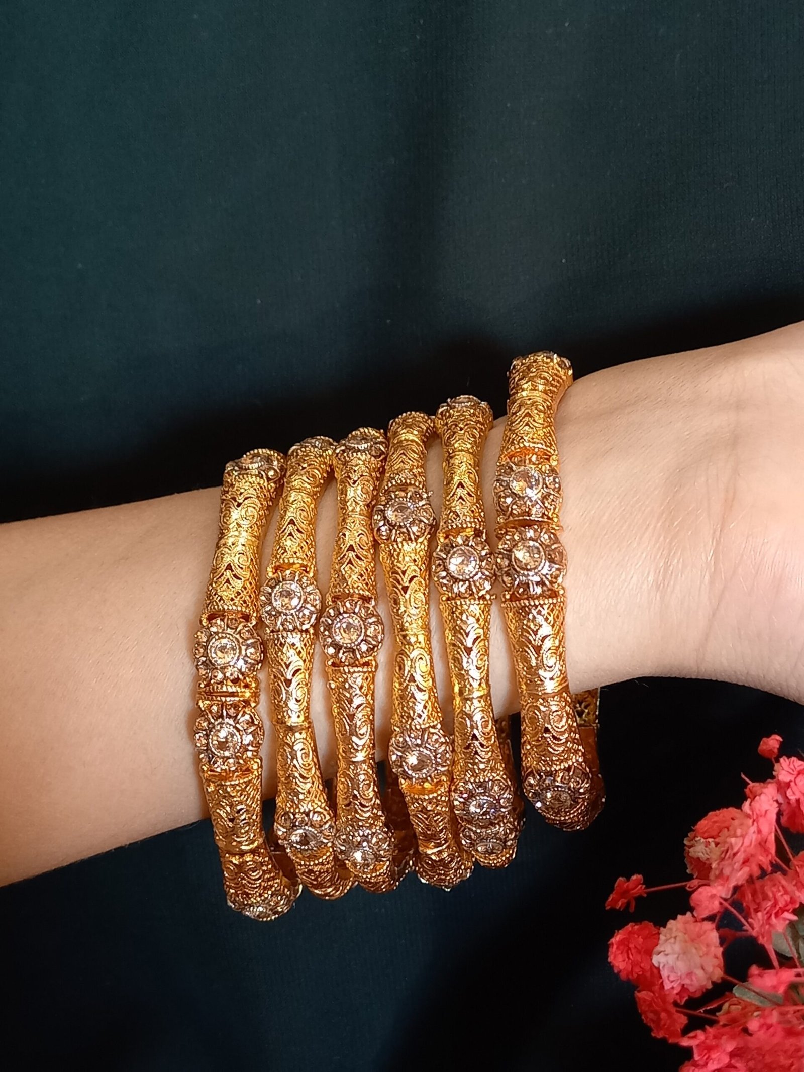 Kondani Kanggan Chori Set in Real Zircon (KNG-26-13)