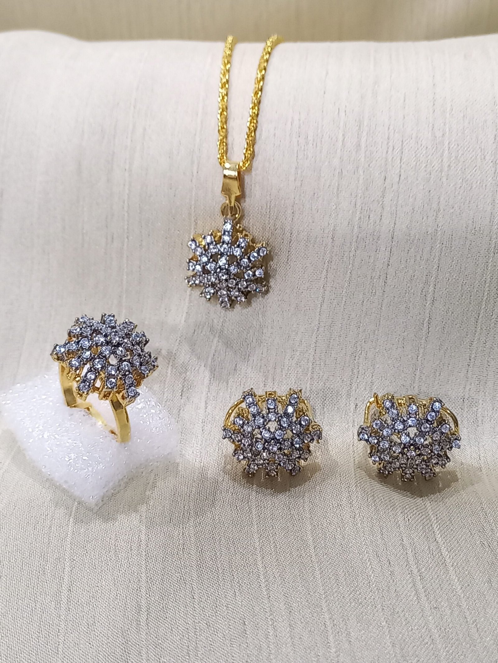 Locket Set 22-K Gold Plated (GJM-26-13)