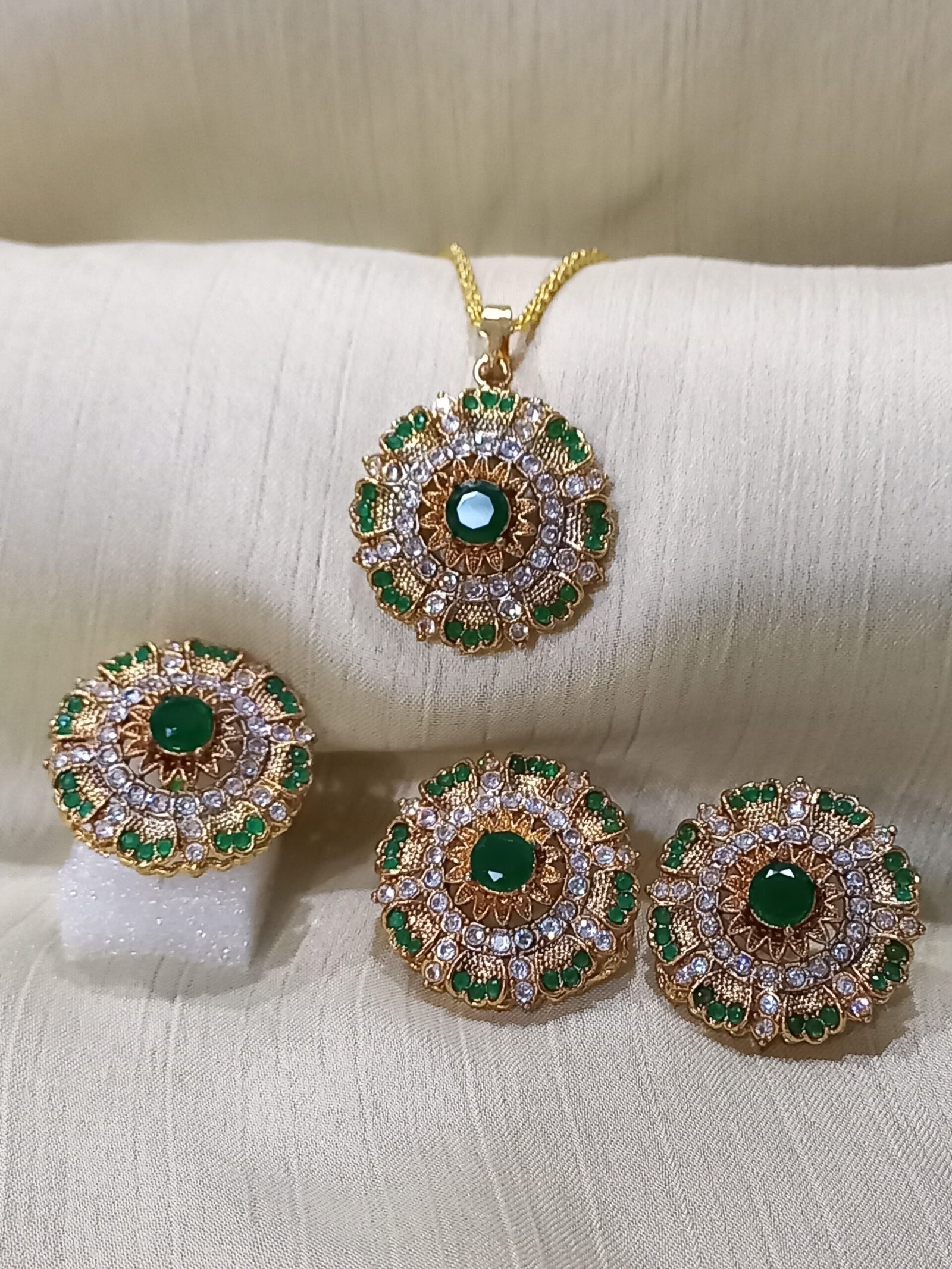 Locket Set Resin with Zircon (GJM-26-15)